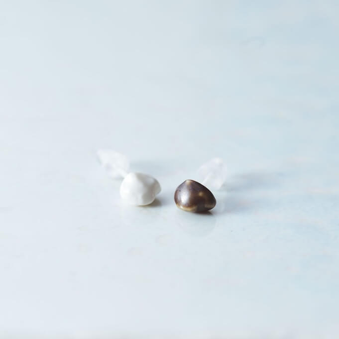 小粒 ピアス